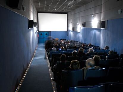 Sala de los cines Méliès que ayer reabrió sus puertas tras incendio del pasado verano.