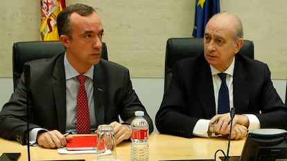 Francisco Martínez y Jorge Fernández Díaz, en el Ministerio del Interior, en marzo de 2016.
