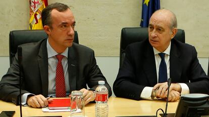 Francisco Martínez, ex secretario de Estado de Seguridad, y Jorge Fernández Diaz, exministro del Interior, en 2016.