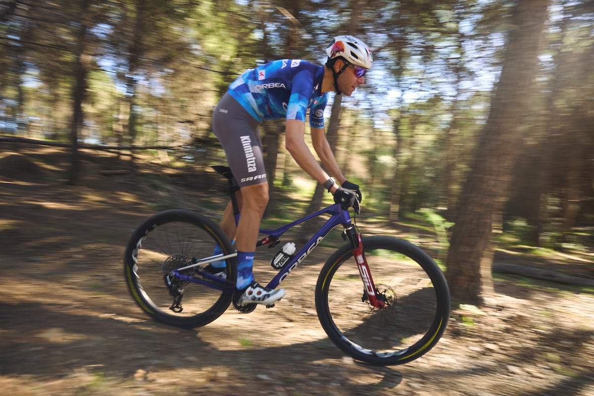 David Valero estrena nueva vida con un podio en su estreno en la Copa del Mundo de maratón de BTT