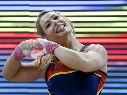 Lidia Valentín festeja el oro en la arrancada este sábado en Bucarest.