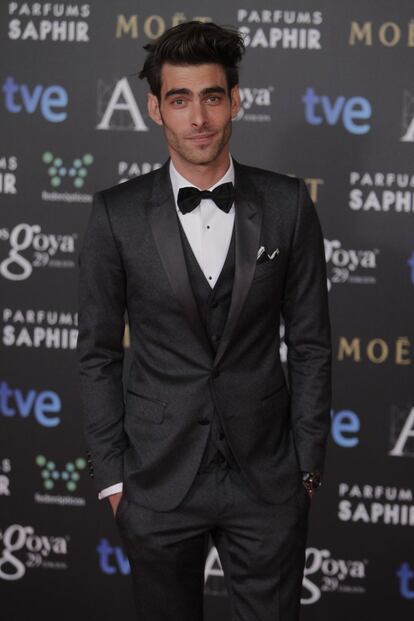 El modelo, y hoy también actor, Jon Kortajarena, vestido de Tom Ford en la ceremonia de los Goya de 2015. 