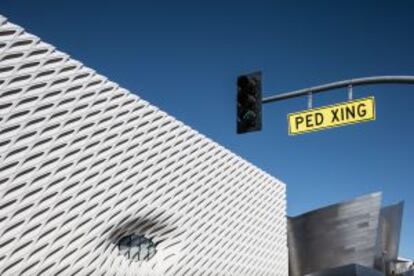 Fachada del museo The Broad, del estudio Diller Scofidio + Renfro.