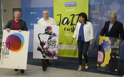 La viceconsejera de Turismo del Gobierno vasco, Itziar Epalza, junto a los directores de los tres festivales de jazz de Euskadi.