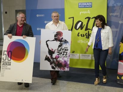 La viceconsejera de Turismo del Gobierno vasco, Itziar Epalza, junto a los directores de los tres festivales de jazz de Euskadi.