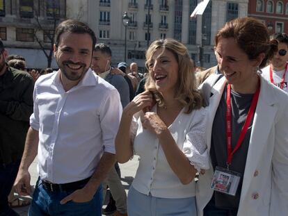 La vicepresidenta segunda, Yolanda Díaz, junto al coordinador federal de IU, Alberto Garzón, y la líder de Más Madrid, Mónica García, el pasado enero.