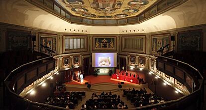 Salón de actos del Ateneo, institución cultural decana de las madrileñas, con 2.000 socios.