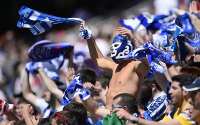 Aficionados de la Real, en Vallecas.