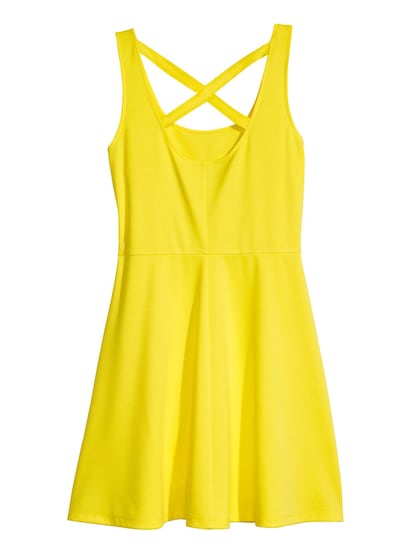 Vestido de punto de H&M. Disponible en varios colores (9,99 euros).