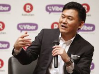 El presidente y consejero delegado de Rakuten, Hiroshi Mikitani, hoy durante el anuncio de la compra.