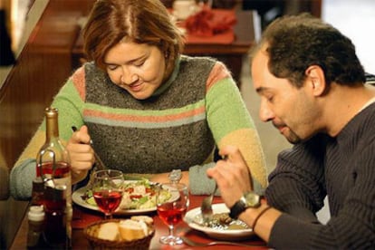 María Pujalte y Jordi Sánchez, en un fotograma de <i>En la ciudad. </i>