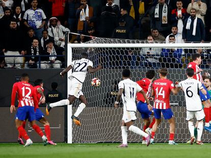 Rüdiger cabecea libre de marca y anota el gol que supuso el empate a uno en la semifinal de la Supercopa disputada este miércoles en Riad entre el Real Madrid y el Atlético.