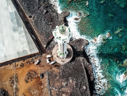 Vista aérea del faro de Punta de Lava, en Tazacorte (La Palma).