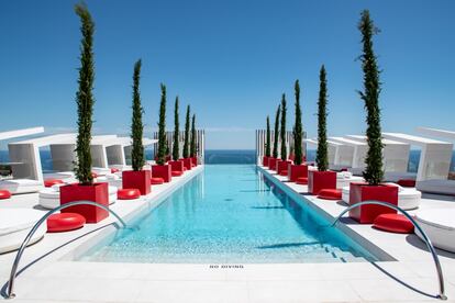 La piscina de horizonte infinito del hotel Higuerón Resort (Málaga).