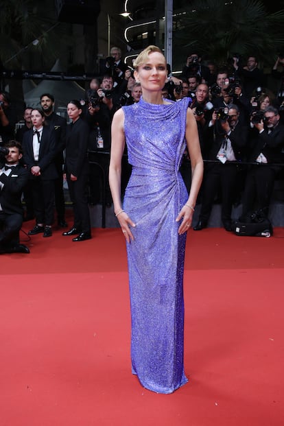 Diane Kruger tampoco suele faltar al festival, del que ha sido miembro del jurado en anteriores ediciones. Esta vez ha presentado su nuevo trabajo, 'The Shrouds', vestida con un diseño resplandeciente de Atelier Versace.