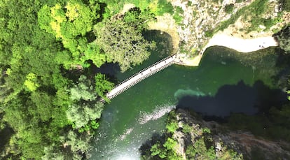 Vista aérea de la piscifactoría del Monasterio de Piedra.