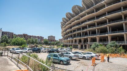 Las obras del Nou Mestalla, en la avenida Corts Valencianes de Valencia, paralizadas desde hace años.