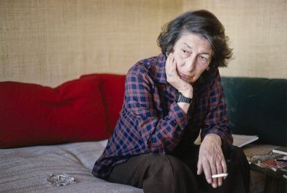 'Gisèle Freund, en su casa-estudio de París, c. 1975'.