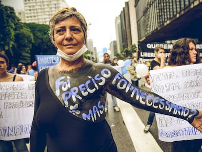 Protesto pela regularização da 'fosfo' na Avenida Paulista, em novembro de 2015.