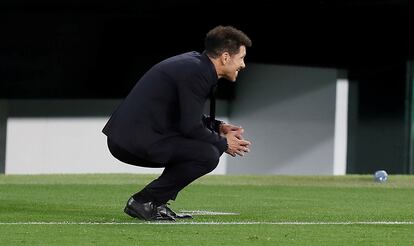 Simeone, durante el Betis-Atlético del pasado domingo en el Villamarín.