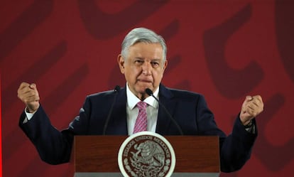 El presidente de México, Andrés Manuel López Obrador, habla durante una rueda de prensa matutina.