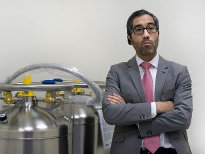 Braulio Peramo, ginecólogo español, en el Centro de Fertilidad de Al Ain.