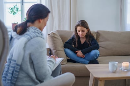 “Hay que evitar diagnósticos innecesarios e incorrectos, que pueden colgar etiquetas erróneas que compliquen la vida del niño y la familia", advierte la psicopedagoga María José Lladó.