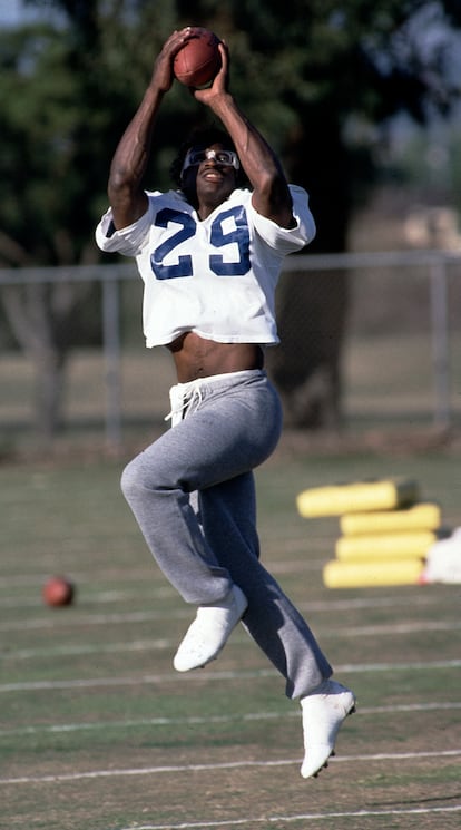 Eric Dickerson durante un entrenamiento en California en 1984.