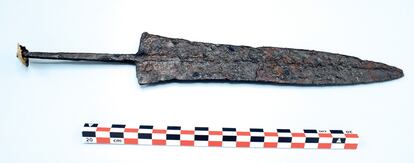 Dagger no. B30-002/4 found in La Carada (Spain), from the Ricardo Marsal Collection.
