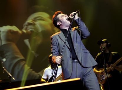 El cantante Eli Reed con su banda The True Lovers, en Logroño.