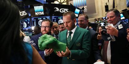 Sergio Garcia visita la Bolsa de N ueva York después de ganar el 81 Masters de Augusta