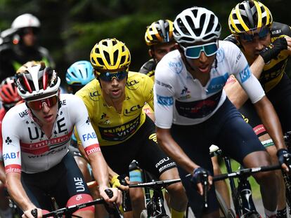 Tadej Pogacar, Primoz Roglic y Egan Bernal durante la decimotercera etapa del Tour de Francia este viernes 11 de septiembre