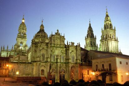 La fachada de la Acibechería de la Catedral de Santiago, desde la Praza da Inmaculada.