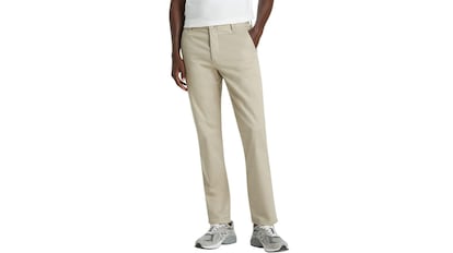Estos pantalones chinos de hombre acumulan más de 3.000 valoraciones.