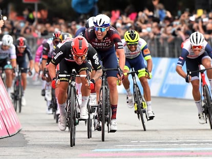 Caleb Ewan, ganando en Térmoli,