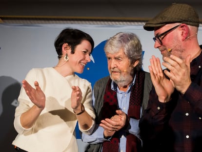 La candidata a la presidencia de la Xunta de Galicia, Ana Pontón, el viernes en un encuentro con Martiño Noriega y Xosé Manuel Beiras, en Santiago de Compostela.