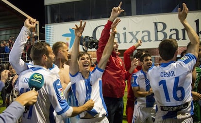 Los jugadores del Legan&eacute;s celebran el ascenso.