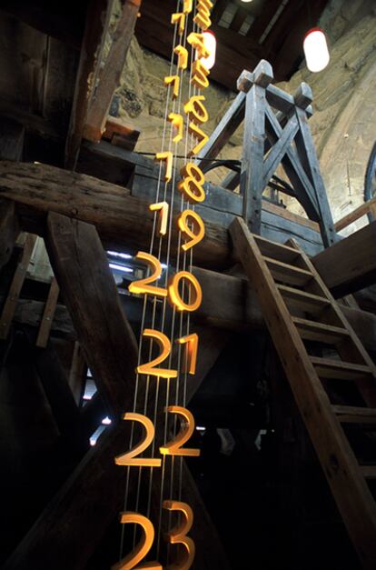 <b>El Gros Horloge, el famoso reloj astronómico del siglo XIV de Rouen</b>
