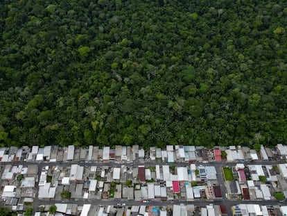 Vista aérea de la Amazonia y de Coroado, al este de la ciudad de Manaos, en Brasil, el pasado 5 de junio de 2023.