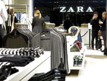 Vista del interior de una tienda de la cadena de moda Zara. 