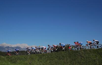 Vista de los ciclistas durante la carrera.