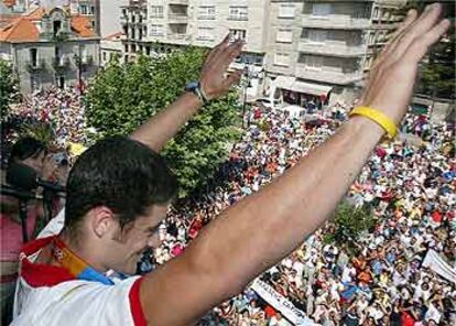 El palista español se dio un baño de multitudes en su ciudad natal