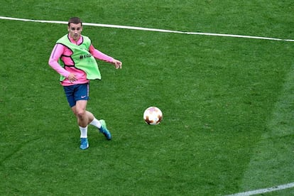 Griezmann, durante el entrenamiento del Atlético en el Stade de Lyon