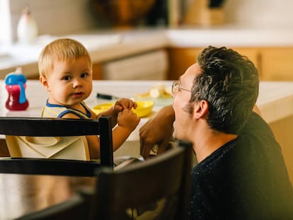 El salto al vacío de la paternidad, un acto de fe para quienes se atreven a darlo