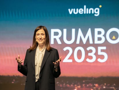 Carolina Martinoli, presidenta de Vueling durante la presentación del Plan Rumbo 2035 en Barcelona.