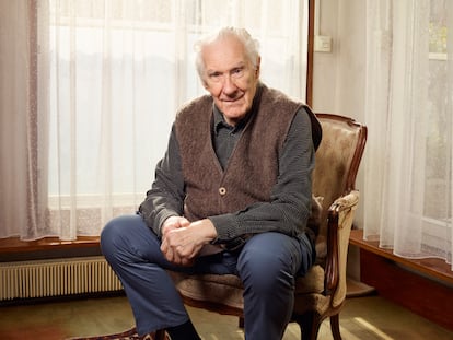 El filósofo Alain Badiou el pasado mes de marzo en su casa de París.