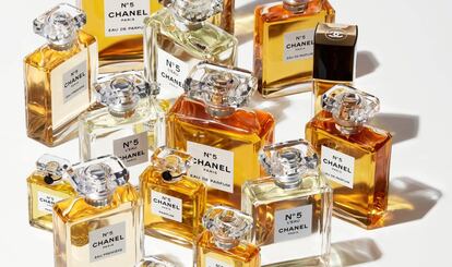 Frascos de la fragancia Chanel Nº5.