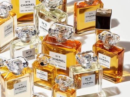 Frascos de la fragancia Chanel Nº5.