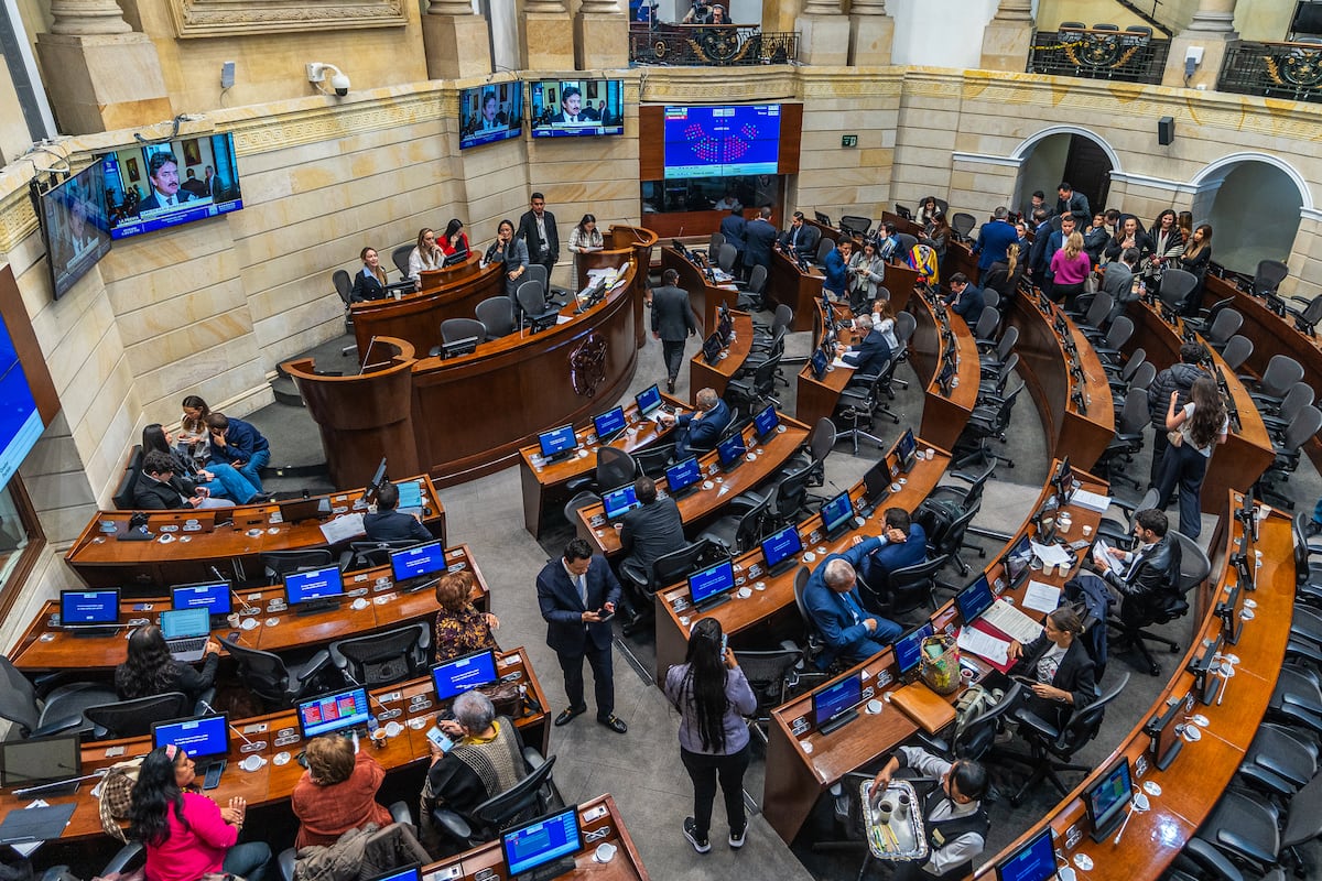 Petro enfrenta fracaso legislativo tras hundimiento de su reforma tributaria en el Congreso