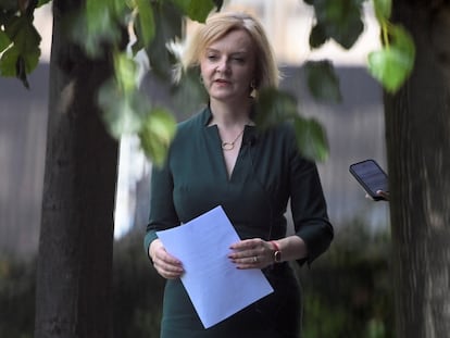 La ministra de Exteriores y candidata a liderar el Partido Conservador británico, Liz Truss, este miércoles en Londres.